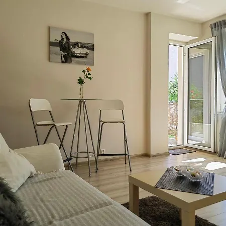 La Rosa Apartment *